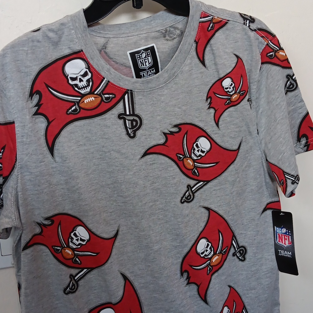 Brand New NFL Tampa Bay Buccaneers T shirt